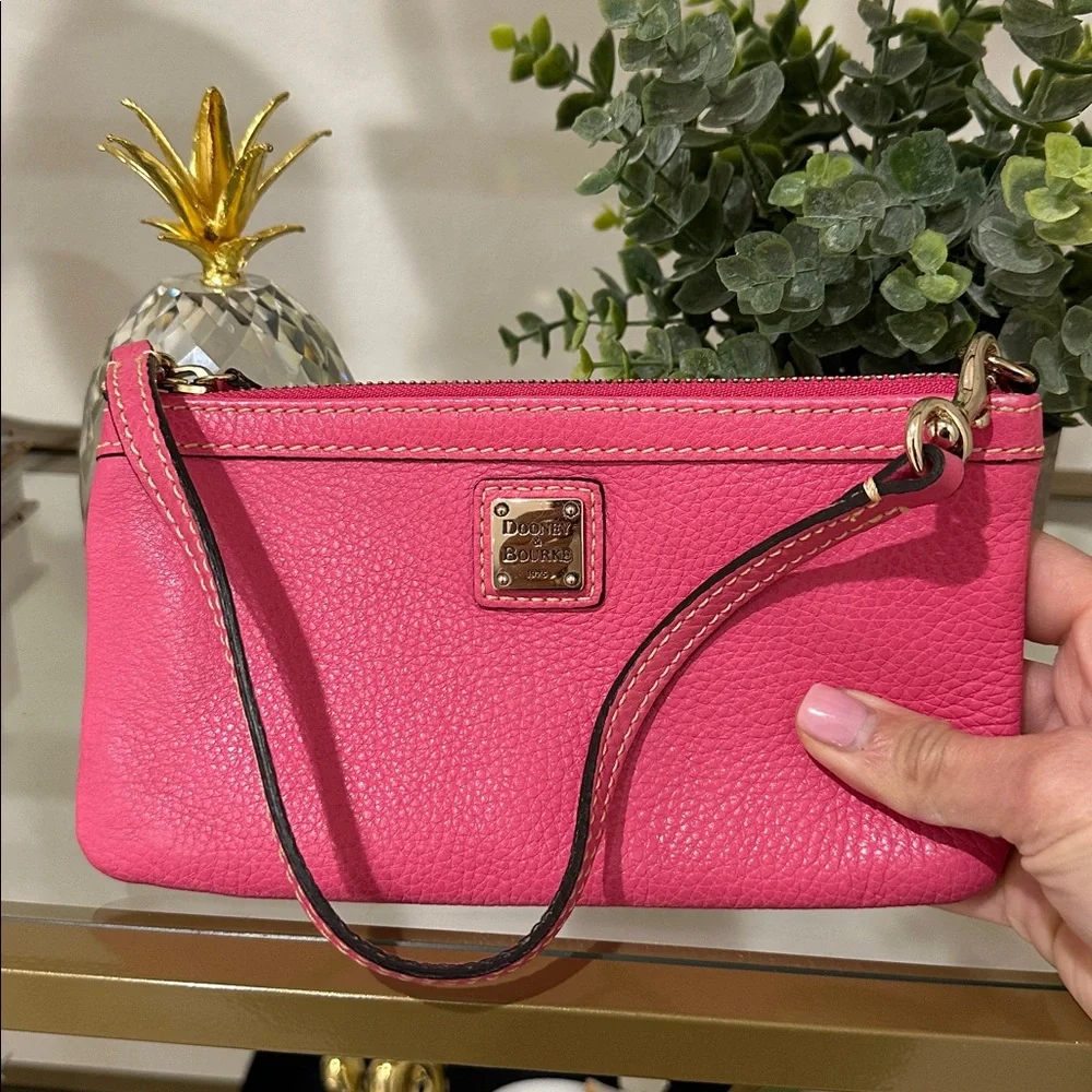 Dooney & Bourke Pebble Grain Tech Top Zip Wristlet - Picture 2 of 12